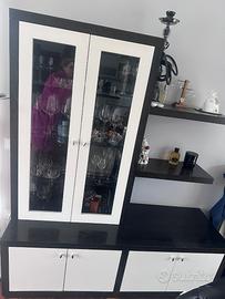 Credenza mobile con vitrina