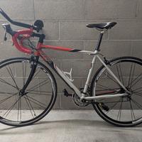 bici da corsa in alluminio 