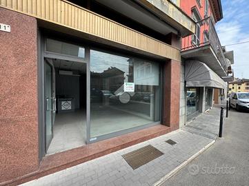 NEGOZIO A CARPANETO PIACENTINO