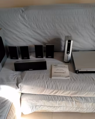 Home Theatre Samsung HT‐WP30 con subwoofer e casse
