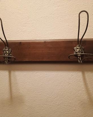 attaccapanni di legno 