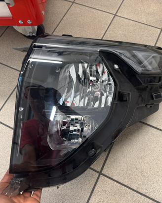 Faro sinistro ford tourneo courier