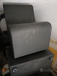 Poltroncine modulari e pouf in similpelle nera