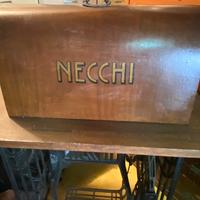 Macchina da cucire Necchi