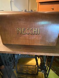 Macchina da cucire Necchi