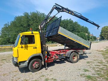 Iveco con gru macchina operatrice targa gial