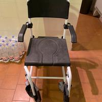 Sedia “comoda” per wc/doccia
