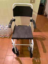 Sedia “comoda” per wc/doccia