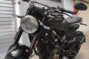 HUSQVARNA Svartpilen 401