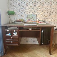 Scrivania d’epoca in perfette condizioni