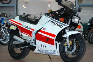 Suzuki RG 500 1987 FMI targa ORO