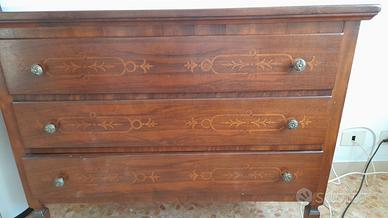 cassettiera legno con fiori