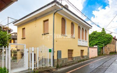 CASA INDIPENDENTE CON GIARDINO