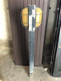 Lampione in ferro con doppia luce