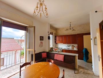 Luminoso Appartamento Centro Vista Mare Terrazza