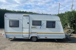 roulotte Burstner 4363 con veranda