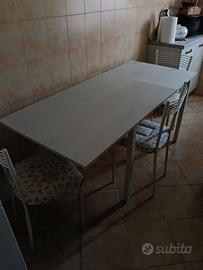 Tavolo allungabile con 3 sedie