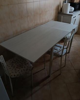 Tavolo allungabile con 3 sedie
