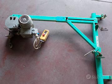 montacarichi elettrico 150 kg e 200kg