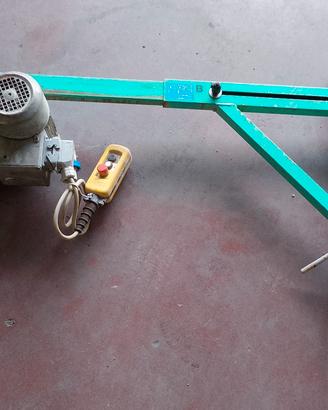 montacarichi elettrico 150 kg e 200kg