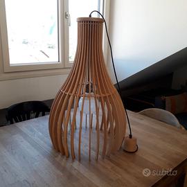 Lampadario di legno