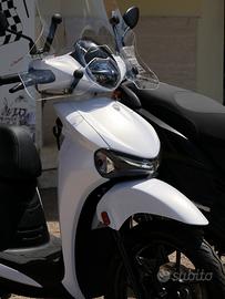 Scooter Sym BWT 125  rate senza busta.