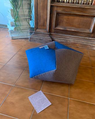 Zafu: cuscino da pavimento marrone e blu