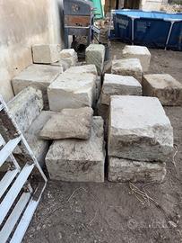 Blocchi in pietra leccese antica