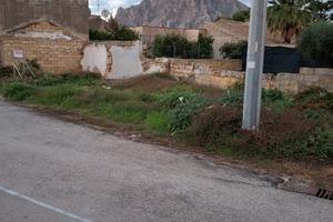 Casolare con terreno edificabile