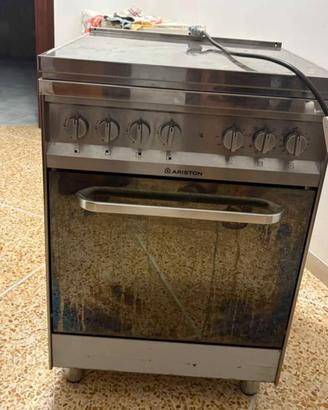 CUCINA "ARISTON" 4FUOCHI CON FORNO VENTILATO.