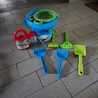 set palette, rastrelli, secchiello e annaffiatoio 