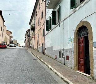 4 LOCALI A FARNESE