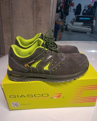 Scarpe da lavoro  nr.40 usate due ore
