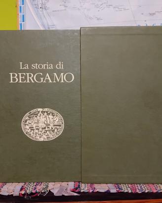 cofanetto con 3 volumi La storia di Bergamo