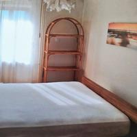 Scaffale libreria in vimini.