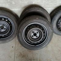 Pneumatici invernali con cerchi 175/65/R15