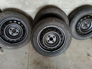 Pneumatici invernali con cerchi 175/65/R15