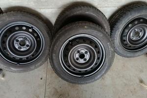 Pneumatici invernali con cerchi 175/65/R15