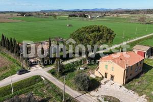Rustico / Casale di 300 m² con 5 locali a Manciano