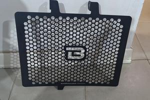 COPRIRADIATORE
BARRACUDA per Triumph Trident 660