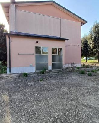 Villa di 488 m² con più di 5 locali e box auto dop