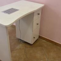 Tavolo manicure bianco con aspiratore integrato e