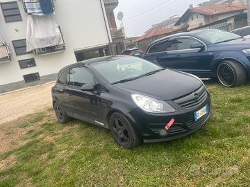 Opel corsa *adatta per NEOPATENTATI
