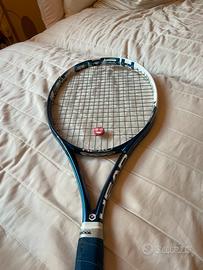 Borsa e racchetta da tennis