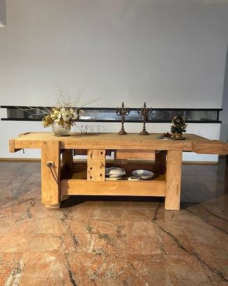 Banco da falegname restaurato.