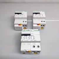 Lotto 3 Interruttori Differenziali Schneider iC60