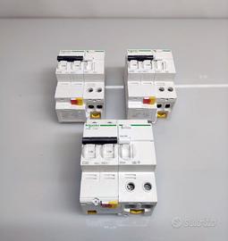 Lotto 3 Interruttori Differenziali Schneider iC60