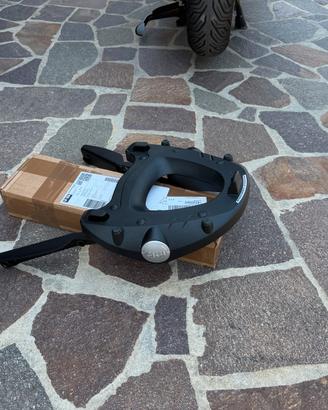 Attacchi e piastra givi  per Honda forza 350