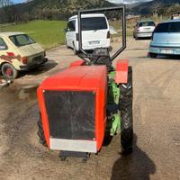 trattore agricolo