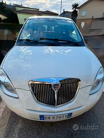 Auto Lancia Ypsilon